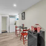 Blue Home Closest To Falls- Lower Suite By Clifton Hill